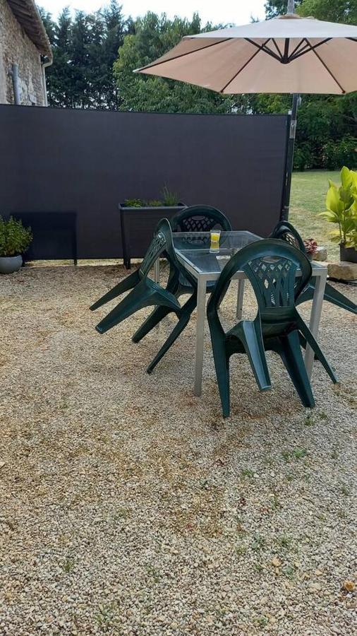 Le Papillon Villa Savigne Luaran gambar